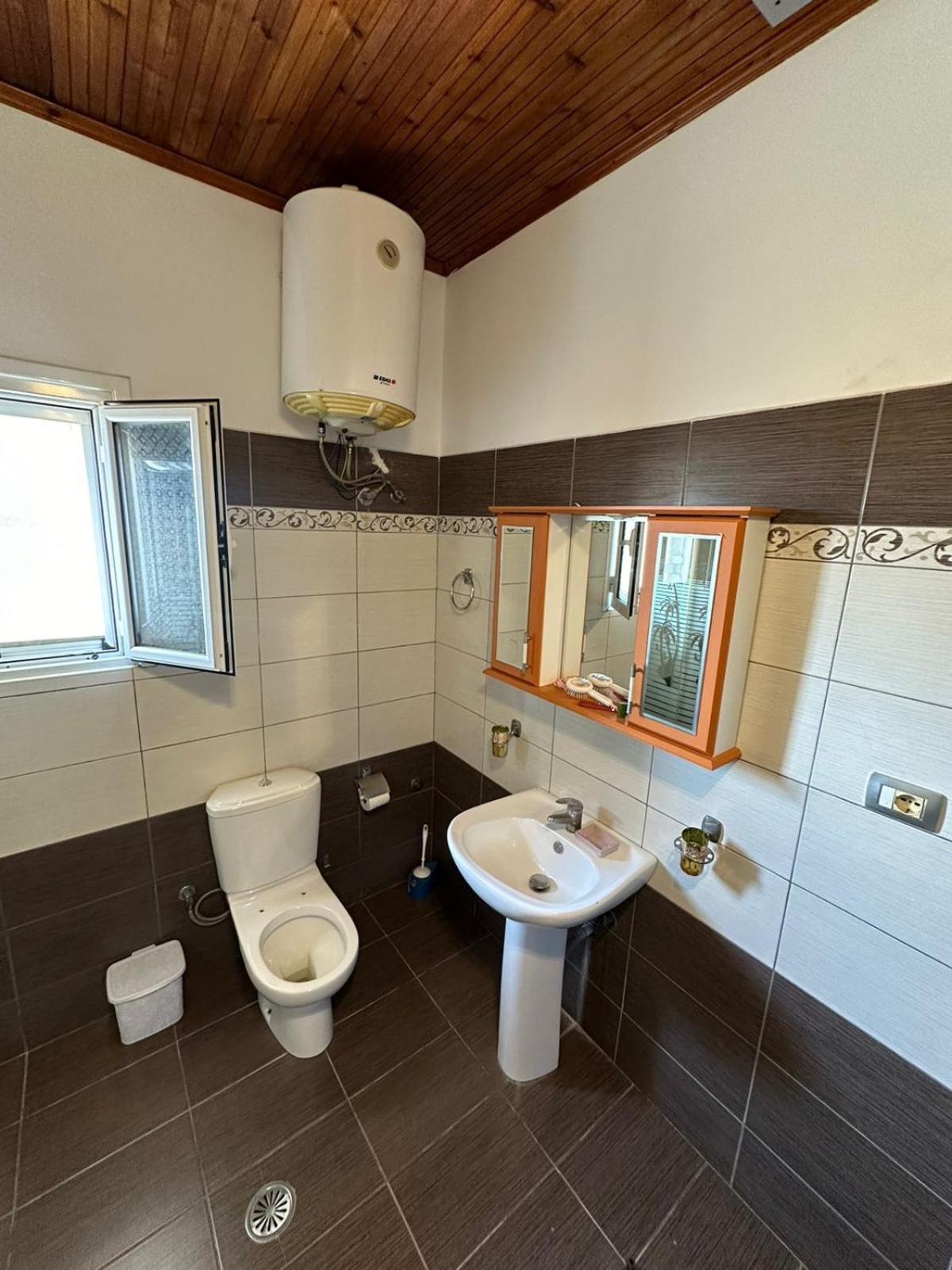 Apartments Berti Sarande Ngoại thất bức ảnh